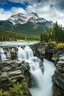 Images Dated 17th April 2018: Athabasca Falls, Jasper National Park, Alberta, Canada
