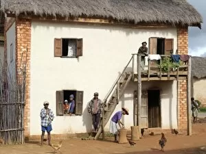 African Village Gallery: An attractive Malagasy home of the Betsileo people