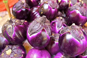 Images Dated 27th August 2014: Aubergine, Ortygia, Syracuse, Sicily, Italy