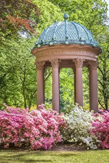 Auguste Viktoria fountain in the spa gardens of Bad Homburg vor der Haohe, Taunus, Hesse