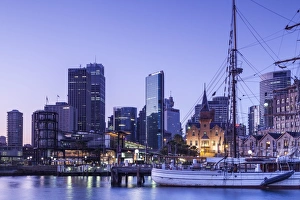 Australia, New South Wales, NSW, Sydney, Circular Quay, Campbells Cove, dawn