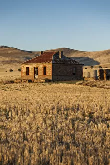 Images Dated 8th September 2014: Australia, South Australia, Burra, former copper mining town, abandoned homestead