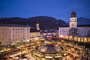 Austria, Salzburgerland, Salzburg, Christmas Market, Residenzplatz, elevated view, dusk