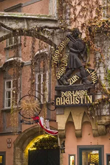 Images Dated 1st August 2017: Austria, Vienna, monument to Der Liebe Augustin, Markus Augustin, once-popular Vienese