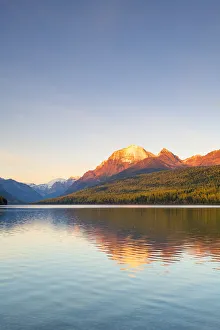 Images Dated 2nd May 2019: Autumn at Bowman Lake, Glacier National Park, Montana, USA