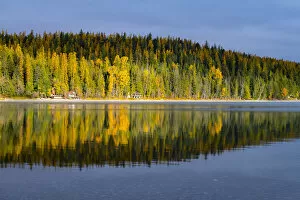 Images Dated 2nd May 2019: Autumn colours on Lake McDonald, Glacier National Park, Montana, USA