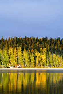 Autumn colours on Lake McDonald, Glacier National Park, Montana, USA
