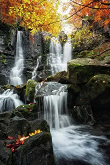 Images Dated 31st October 2022: Autumn at Dardagna waterfalls, Corno Alle Scale Regional Park, Lizzano in Belvedere