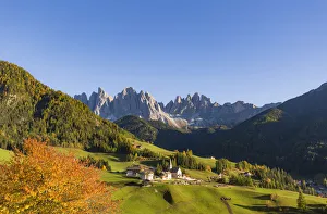 Images Dated 22nd January 2018: Autumn in the Italian Dolomites Alps, Funes Valley, Trentino Alto Adige, Italy