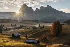 Images Dated 13th July 2020: Autumn sunrise at the Alpe di Siusi (Seiser Alm) in the Dolomites, Italy