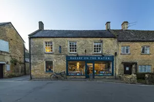 Images Dated 22nd January 2021: Bakery, Stow-on-the-Wold, the Cotswolds, Gloucestershire, England, UK