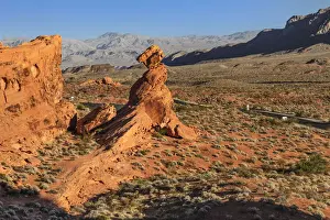 Balanced Rock, Valley of Fire State Park, Nevada, USA