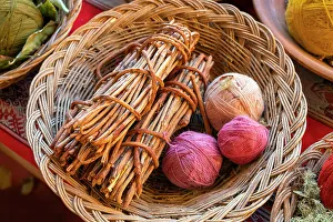 Urubamba Valley Prints: Balls of wool with twigs as natural dye