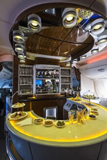 Images Dated 30th September 2014: Bar of the Business and First class Lounge on the Emirates A380 aeroplane