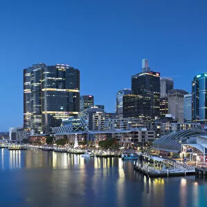 Images Dated 16th December 2017: Barangaroo and Darling Harbour at dusk, Sydney, New South Wales, Australia
