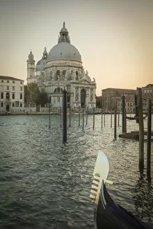 Images Dated 3rd October 2016: Basilica di Santa Maria della Salute, Grand Canal, Venice, Italy