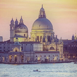 Images Dated 13th May 2021: Basilica di Santa Maria della Salute, Grand Canal, Venice, Veneto, Italy