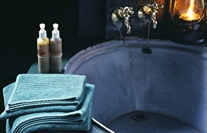 Clean Prints: Bath at Honeyguide Tented Safari Camp