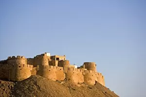 Battlements of the walled city of Jaiselmeer at sunrise