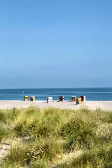 Images Dated 8th March 2017: Beach, dunes and beach baskets, Heiligenhafen, Baltic coast, Schleswig-Holstein, Germany