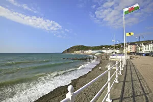 Images Dated 11th June 2018: The Beach and Promenade at Aberystwyth, Cardigan Bay, Wales, United Kingdom, Europe