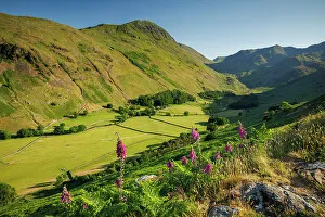 Walking Route Prints: Beautiful scenery, Hellvelyn, the Lake District, England