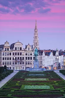Images Dated 29th July 2016: Belgium, Brussels, Mont des Arts, city skyline with Hotel de Ville tower, dawn