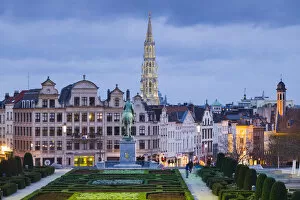 Images Dated 29th July 2016: Belgium, Brussels, Mont des Arts, city skyline with Hotel de Ville tower, evening