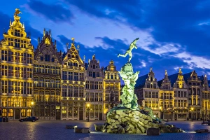 Belgium, Flanders, Antwerp (Antwerpen). Medieval guild houses and statue of Silvius