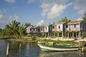 Images Dated 2nd April 2008: Belize, Caye Caulker, Wooden beach cabanas on stilts