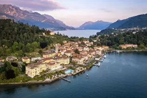 Images Dated 18th October 2021: Bellagio at sunset, between the Como branch of the lake and the Lecco branch