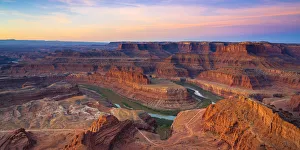 Bend of Colorado river at sunrise at Dead Horse Point, Dead Horse Point State Park, Utah