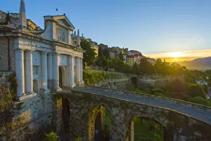 Images Dated 28th April 2015: Bergamo, Lombardy, Italy. Sunrise on the walls and St James door