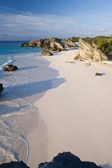 Images Dated 18th November 2007: Bermuda, Southampton Parish, South Coast Beaches, Horseshoe Bay