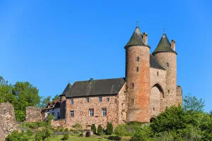 Images Dated 18th June 2020: Bertradaburg castle, Murlenbach, Eifel, Rhineland-Palatinate, Germany