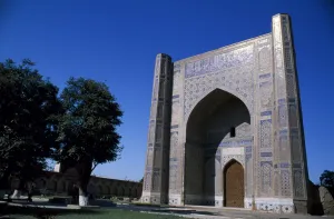 Central Asian Gallery: Bibi Khanum mosque during reconstruction