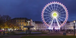 Images Dated 26th November 2021: Big wheel at Schlossplatz Square with New Palace in autumn, Stuttgart, Baden-Wurttemberg, Germany