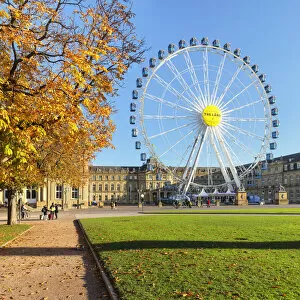 Images Dated 26th November 2021: Big wheel at Schlossplatz Square with New Palace in autumn, Stuttgart, Baden-Wurttemberg, Germany