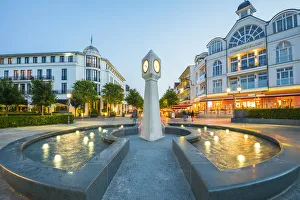 Images Dated 25th August 2017: Binz, Rugen Island, Baltic coast, Mecklenburg-Western Pomerania, Germany