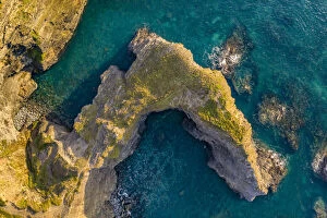 Images Dated 28th May 2021: Birds eye view of Porthmissen Bridge on the Cornish coast near Padstow, Cornwall, England