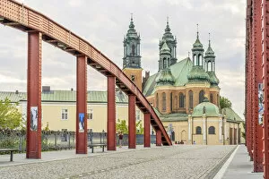 Images Dated 9th November 2020: Bishop Jordan Bridge and The St. Peter and Paul cathedral on Cathedral Island or Ostrow