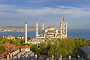 Images Dated 10th July 2008: Blue Mosque, Sultanahmet, Bosphorus, Istanbul, Turkey