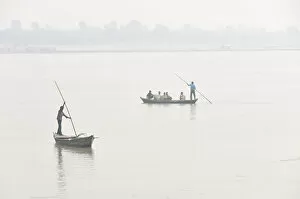 Boatmen in Gandak river. Sonepur Mela, India
