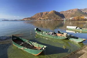 Dali Gallery: Boats on Erhai Lake, Shuanglang, Yunnan, China