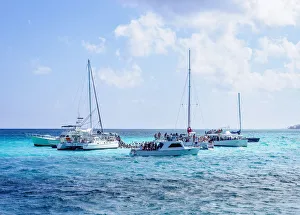 Images Dated 5th May 2020: Boats at Stingray City, Grand Cayman, Cayman Islands