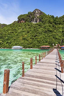 Images Dated 27th March 2020: Bodgaya Island, Tun Sakaran Marine Park, Semporna, Sabah, Borneo, Malaysia