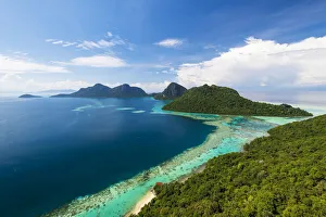 Images Dated 27th March 2020: Bodgaya Island, Tun Sakaran Marine Park, Semporna, Sabah, Borneo, Malaysia