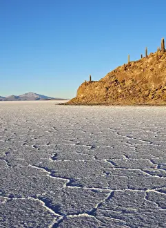 Bolivia, Potosi Department, Daniel Campos Province, Salar de Uyuni, View towards