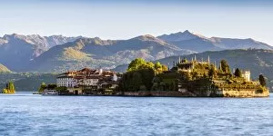 Images Dated 4th May 2016: Borromean Islands, Stresa, Lake Maggiore, Verbano-Cusio-Ossola, Piedmont, Italy