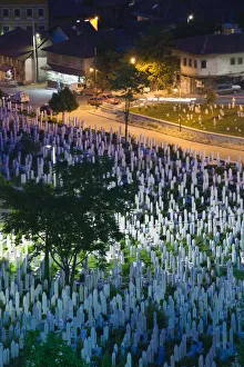 Images Dated 4th February 2008: Bosnia and Herzegovina, Sarajevo, Muslim Cemetery